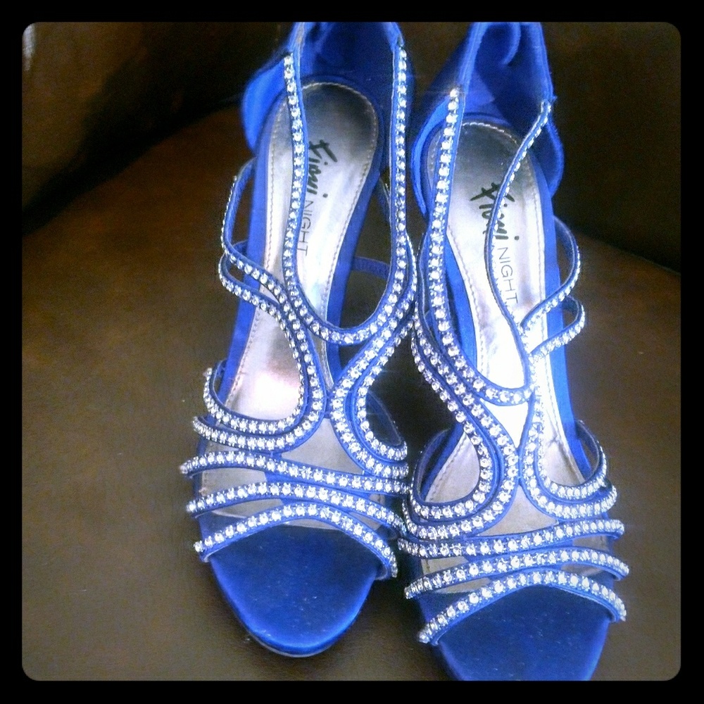 Fioni Prom/Coctail heels size 6 Wide (fits 6.5)